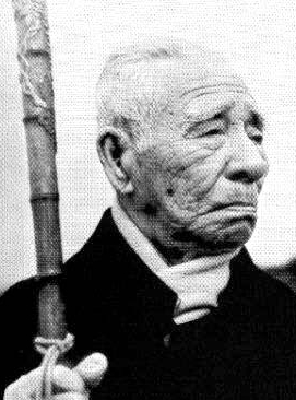 C'est Kichimatsu Mikimoto qui a le plus contribué à l'essor de la perliculture perliculture