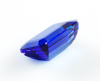 Une tanzanite en taille émeraude tanzanite