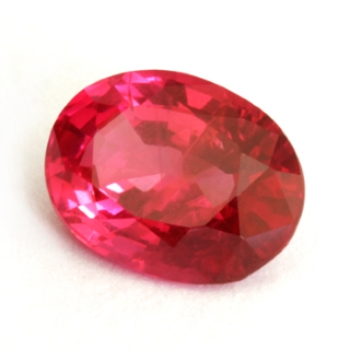 Rubis de Ceylan en taille ovale rubis ceylan