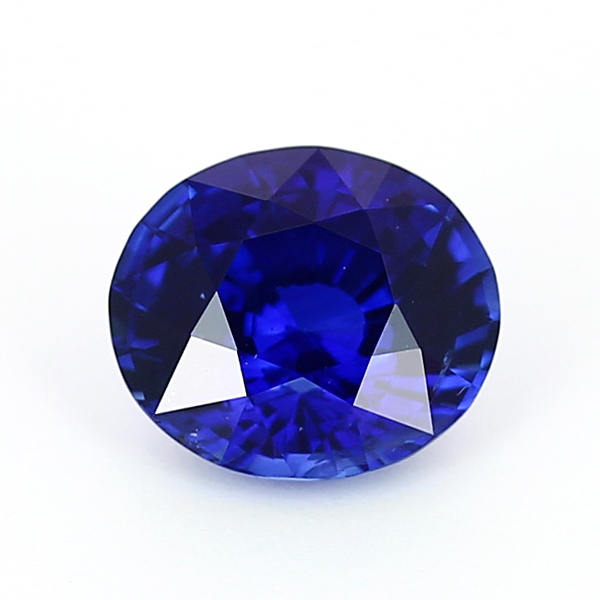 Dans les plus belles puretés, les inclusions sont rares et visibles uniquement à la loupe saphir excellente purete