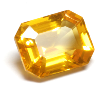 Saphir jaune en taille émeraude Saphir jaune